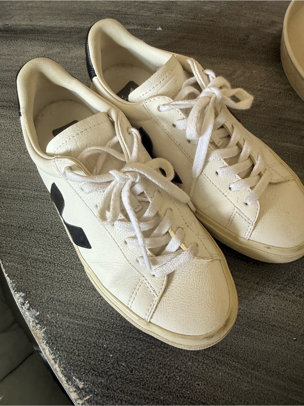Veja Campo Sneaker - Picture 4 of 9